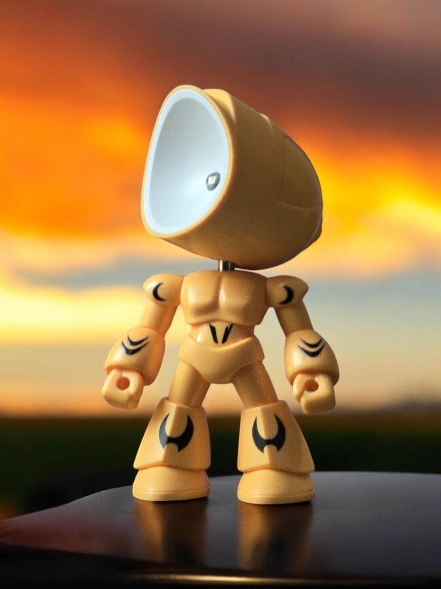 Looges™ - Mini Hero Lamp